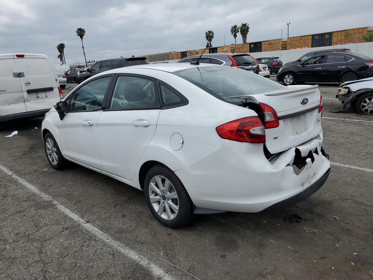 2013 FORD FIESTA SE - Image 2