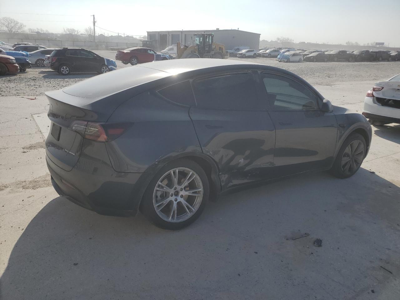 2024 TESLA MODEL Y - Image 3