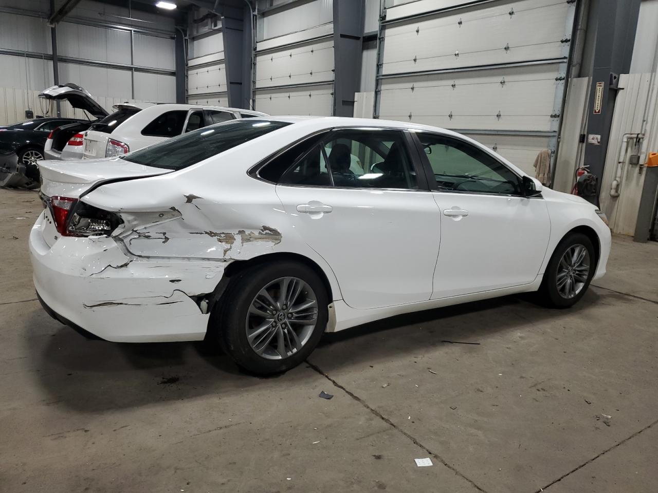 2015 TOYOTA CAMRY LE - Фото 3