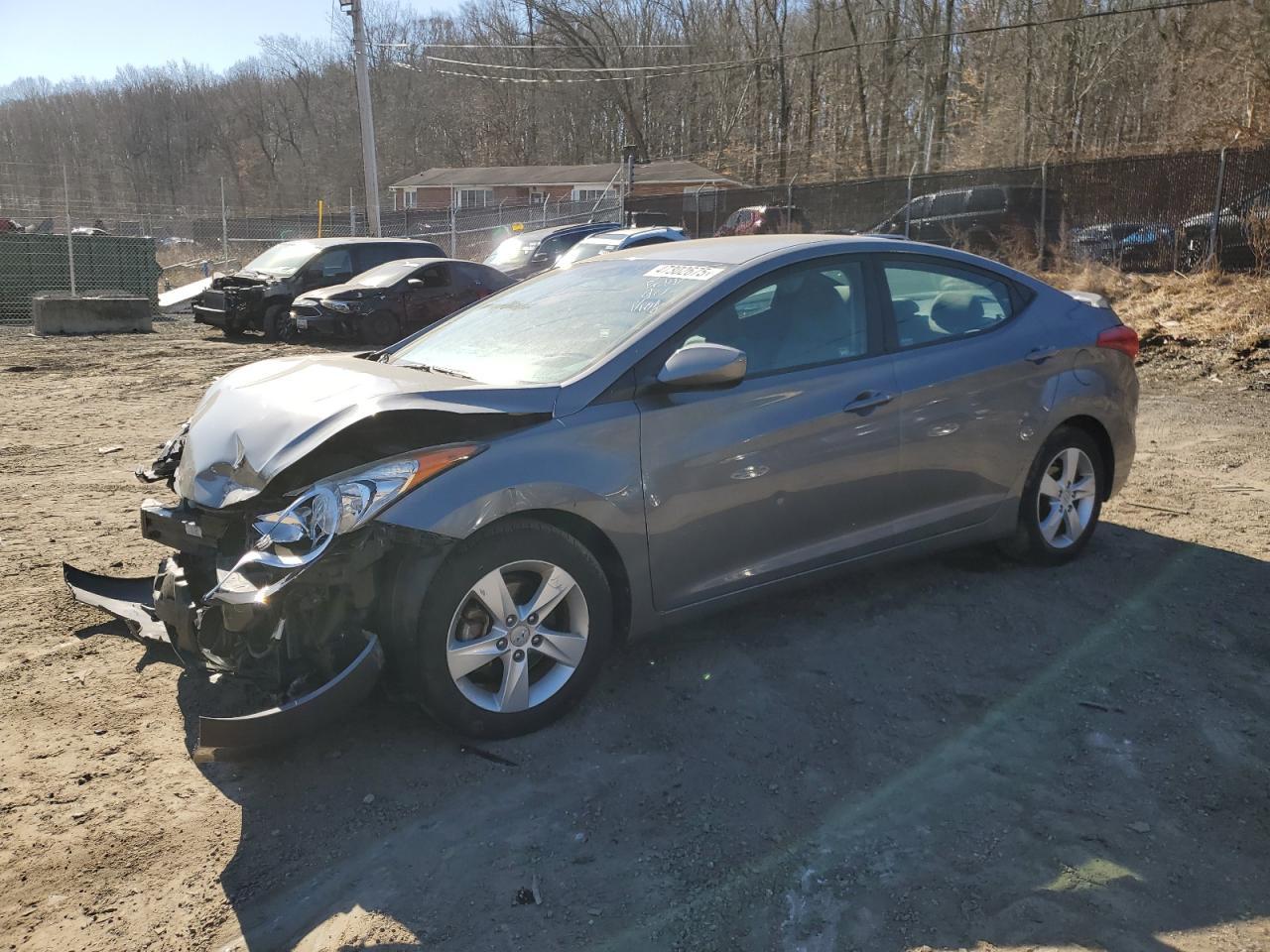 2013 HYUNDAI ELANTRA GL