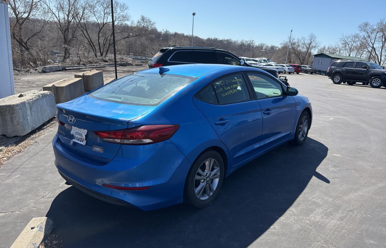 2017 HYUNDAI ELANTRA SE - Image 4