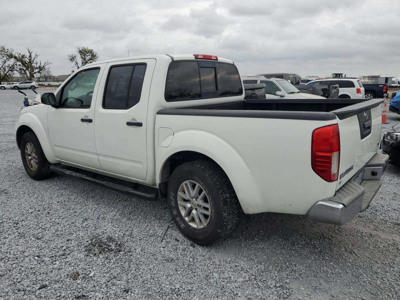 2017 NISSAN FRONTIER S - Image 2