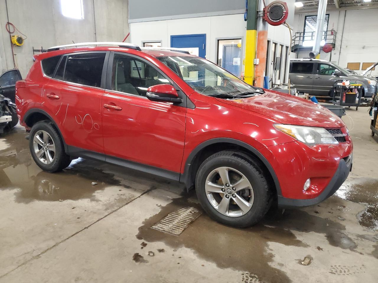 2015 TOYOTA RAV4 XLE - Image 4