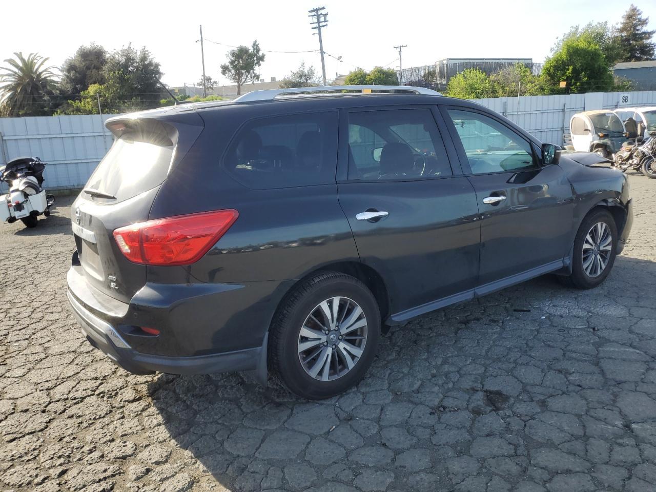 2017 NISSAN PATHFINDER - Image 3