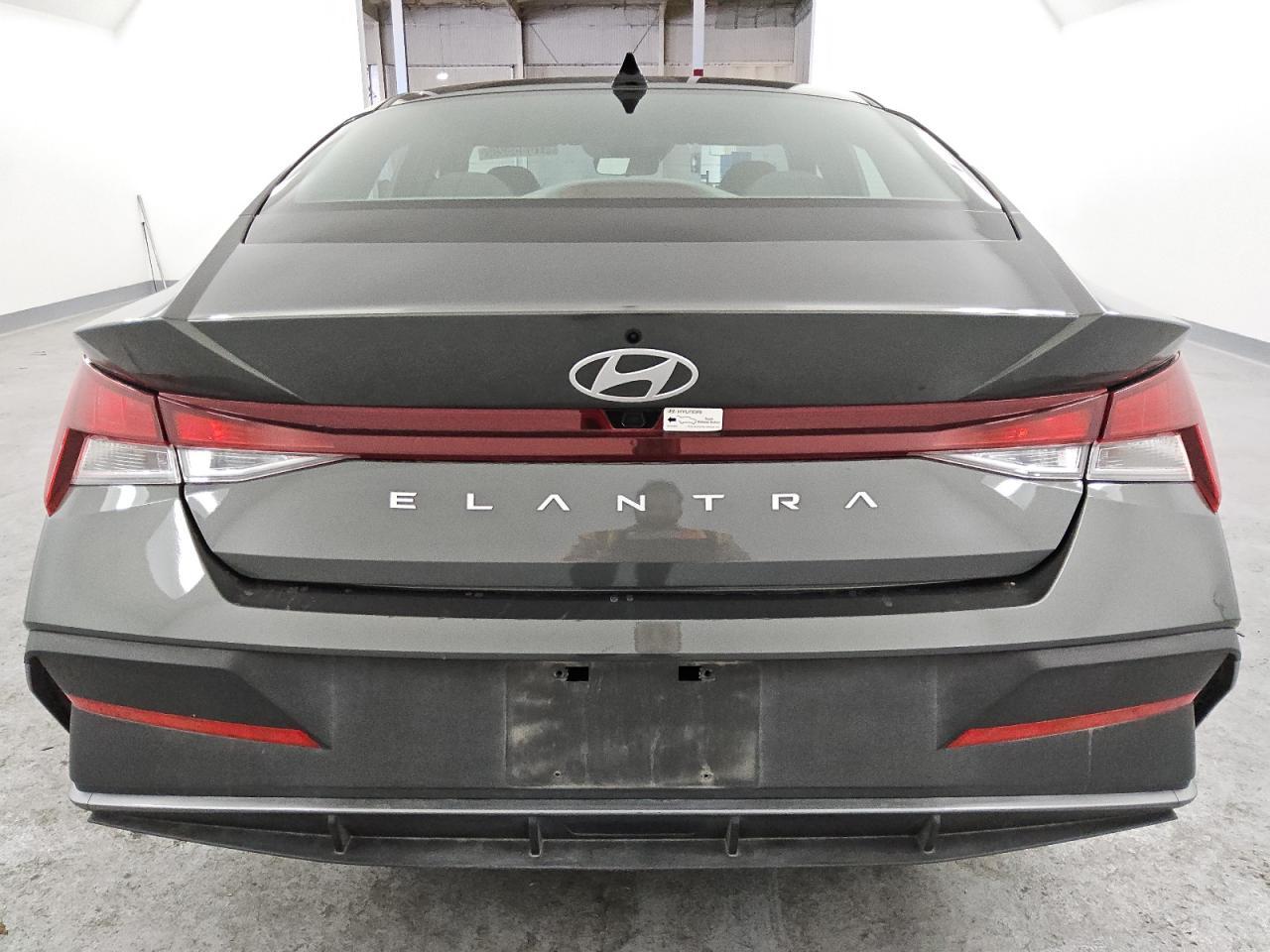 2024 HYUNDAI ELANTRA SE - Image 6