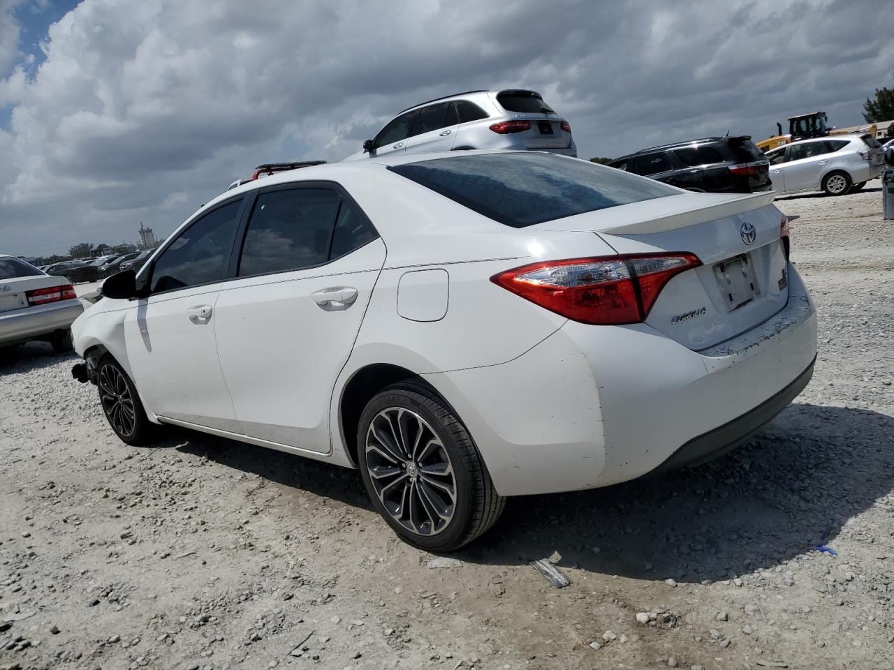 2015 TOYOTA COROLLA L - Image 2