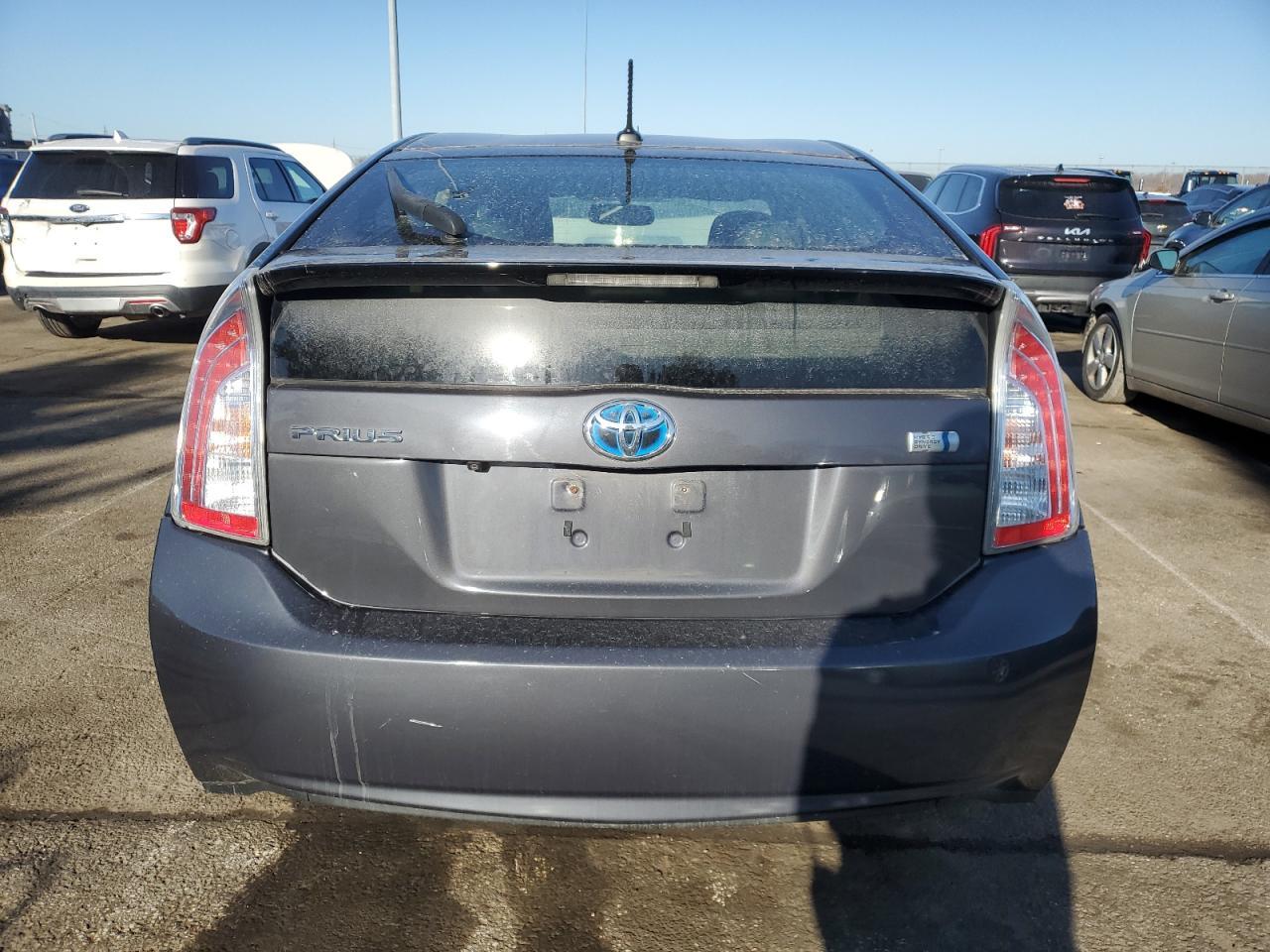 2015 TOYOTA PRIUS - Image 6