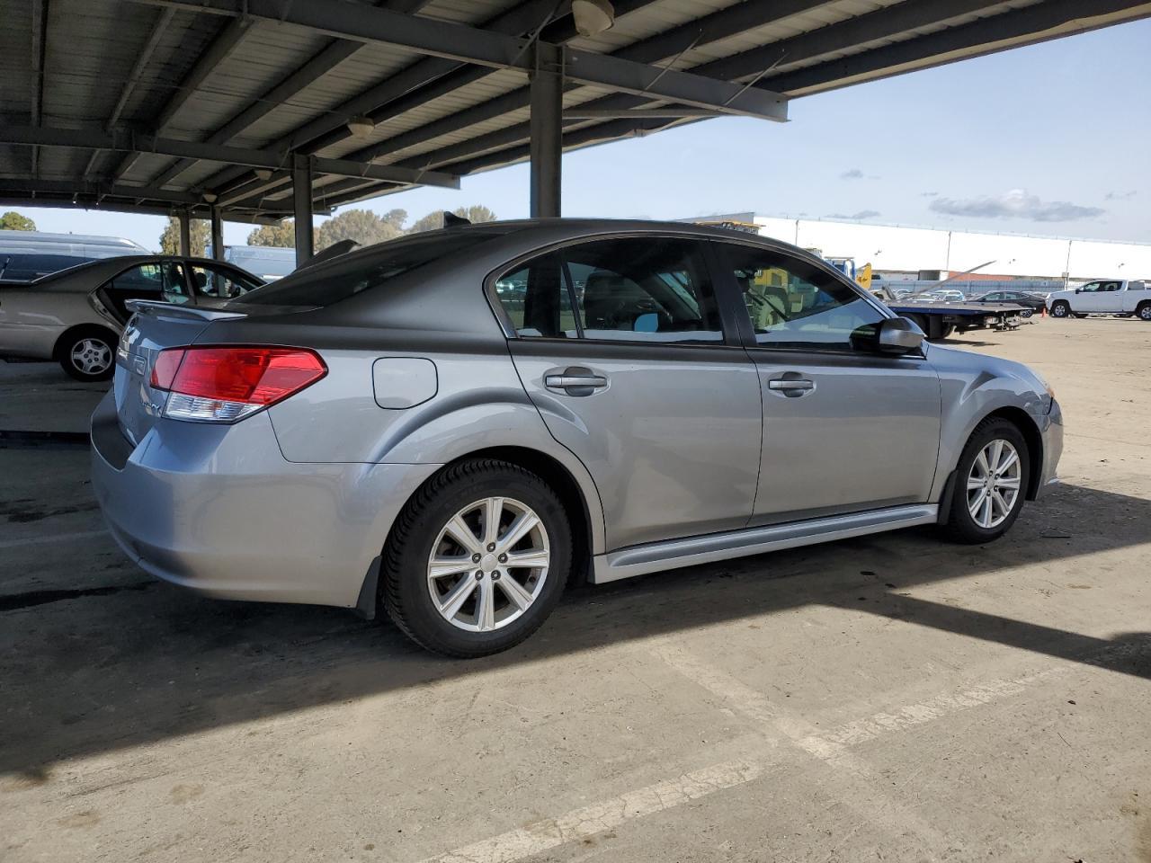 2011 SUBARU LEGACY 2.5 - Фото 3