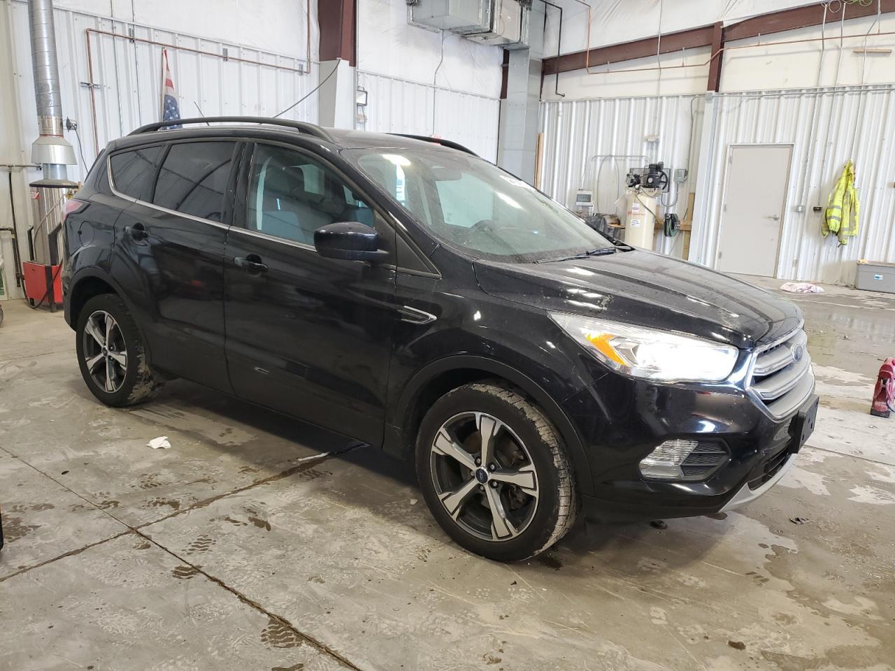 2017 FORD ESCAPE SE - Фото 4
