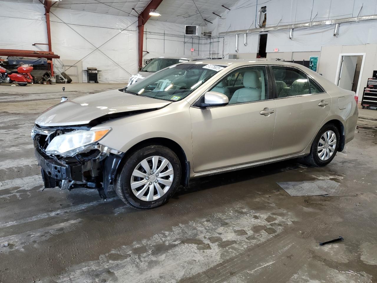 2014 TOYOTA CAMRY L