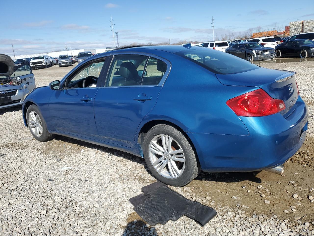 2012 INFINITI G37 - Image 2