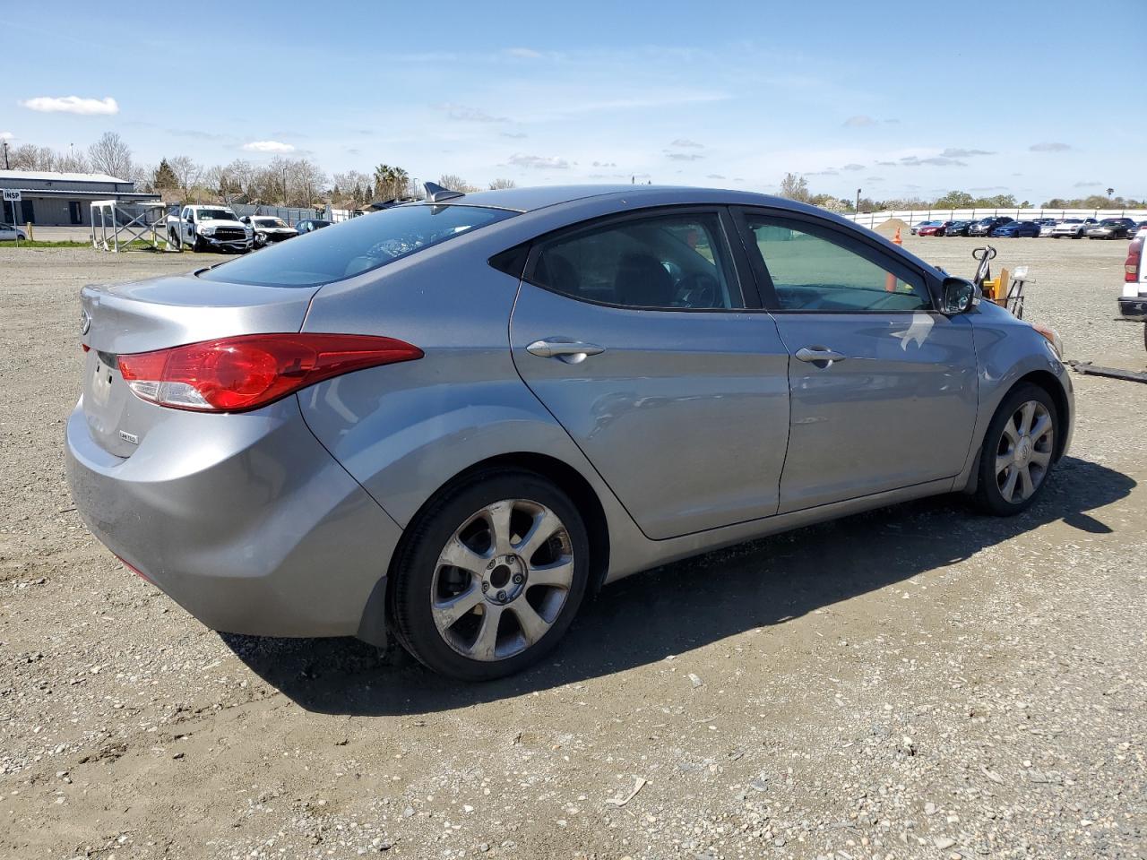 2013 HYUNDAI ELANTRA GL - Image 3