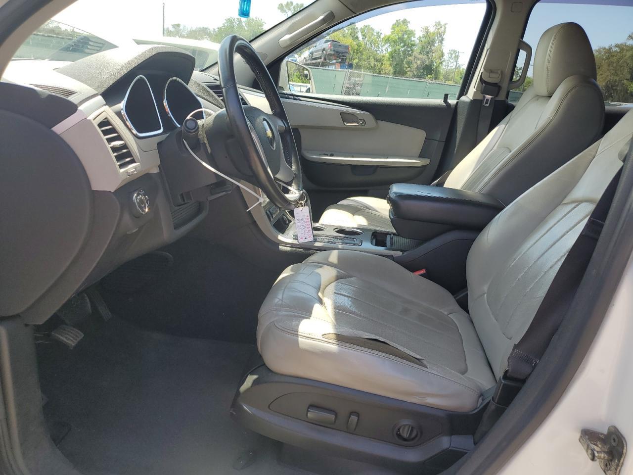 2011 CHEVROLET TRAVERSE L - Image 7