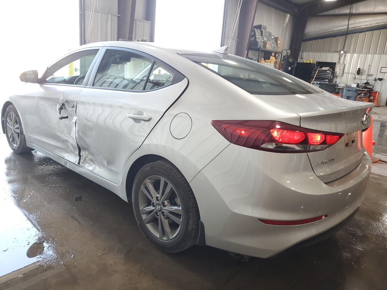 2018 HYUNDAI ELANTRA SE - Image 2