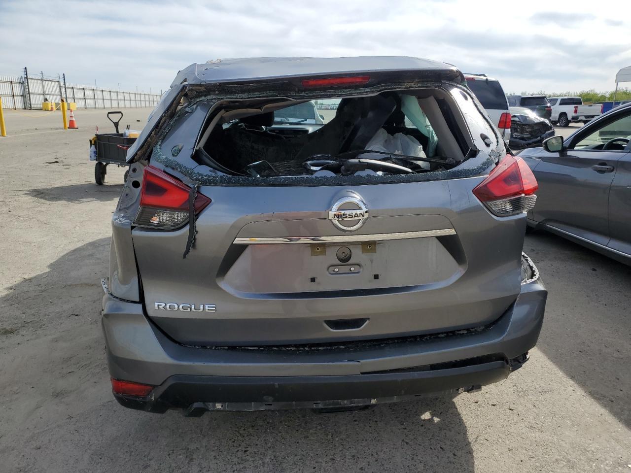 2017 NISSAN ROGUE S - Image 6