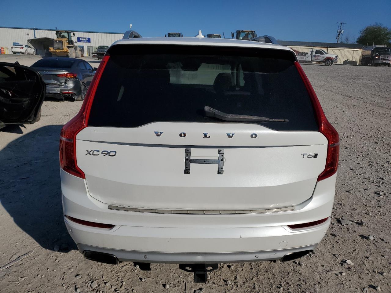 2016 VOLVO XC90 T6 - Фото 6
