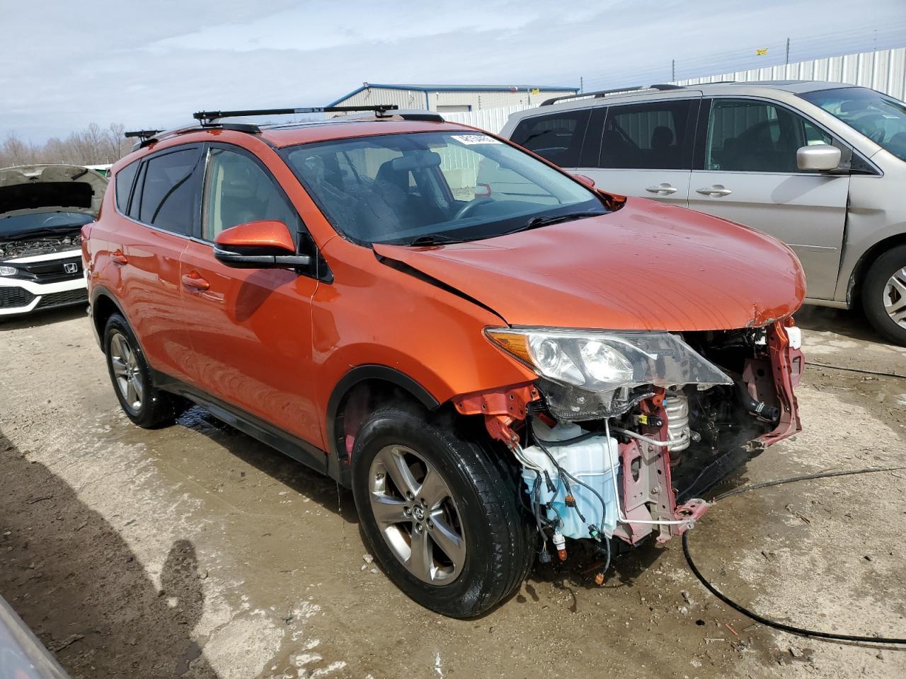 2015 TOYOTA RAV4 XLE - Image 4
