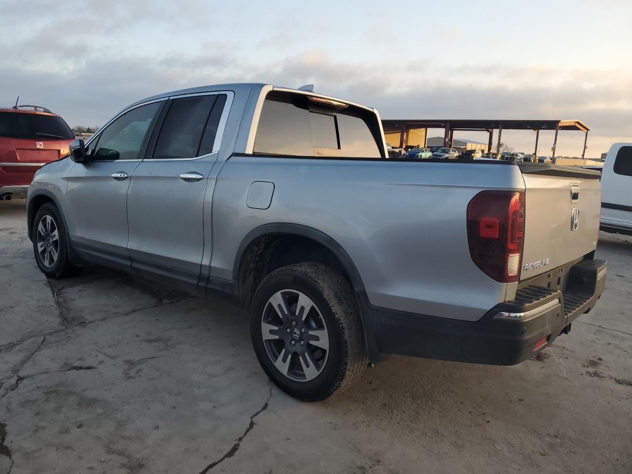 2017 HONDA RIDGELINE - Фото 2
