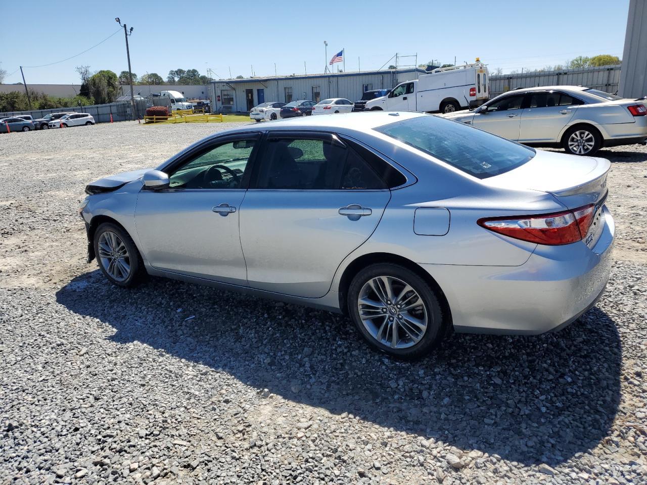 2016 TOYOTA CAMRY LE - Фото 2