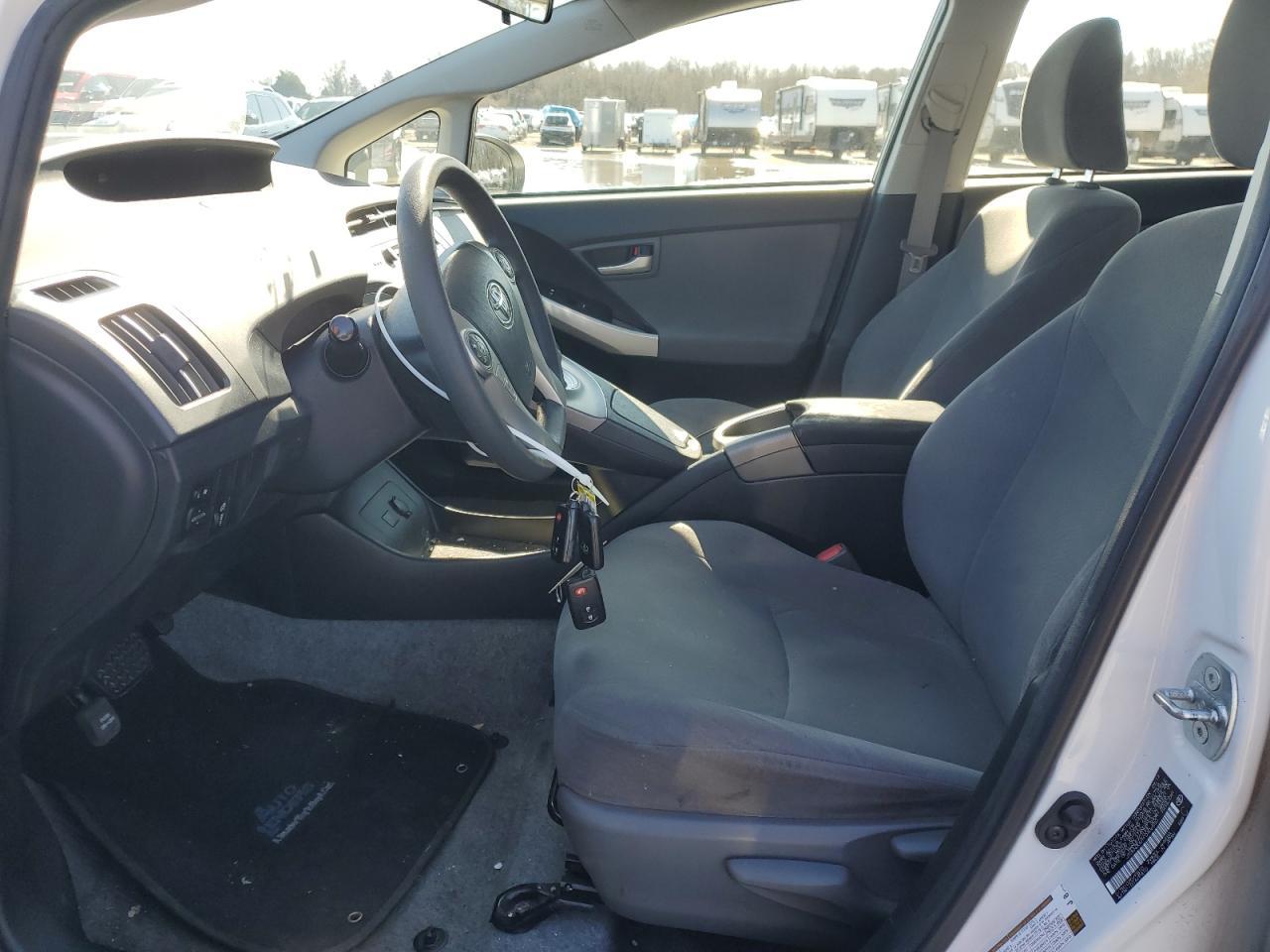 2015 TOYOTA PRIUS - Image 7