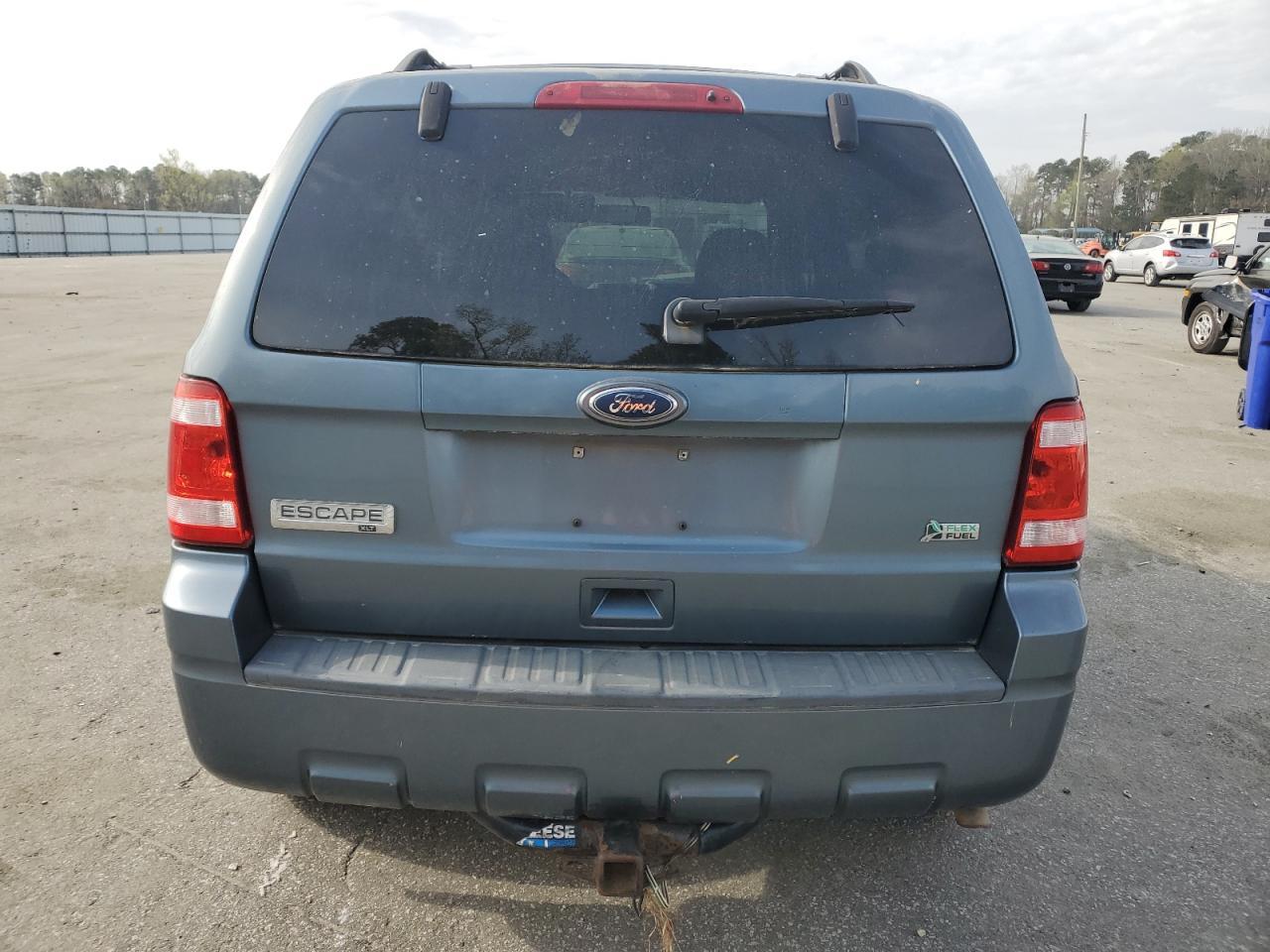 2010 FORD ESCAPE XLT - Image 6