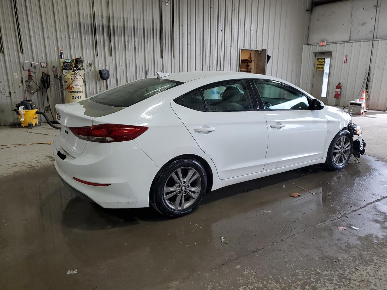 2017 HYUNDAI ELANTRA SE - Фото 3