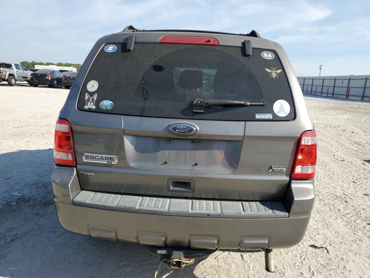 2010 FORD ESCAPE XLT - Image 6