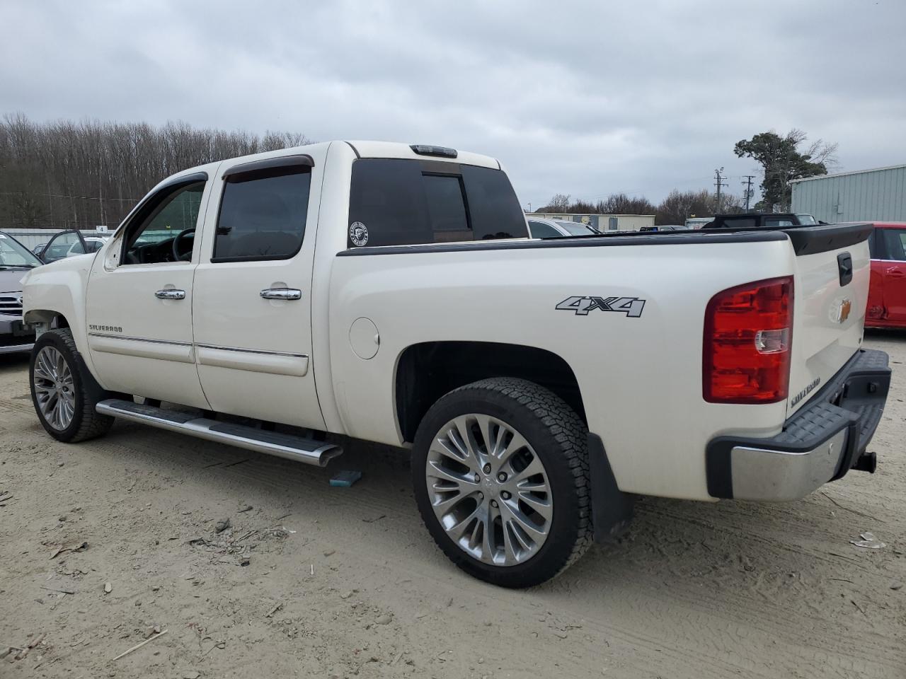 2013 CHEVROLET SILVERADO - Фото 2