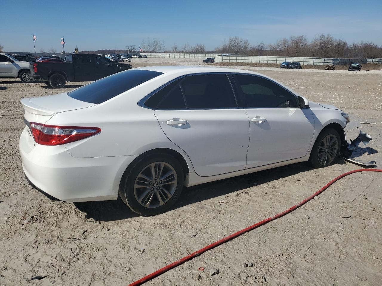 2016 TOYOTA CAMRY LE - Image 3