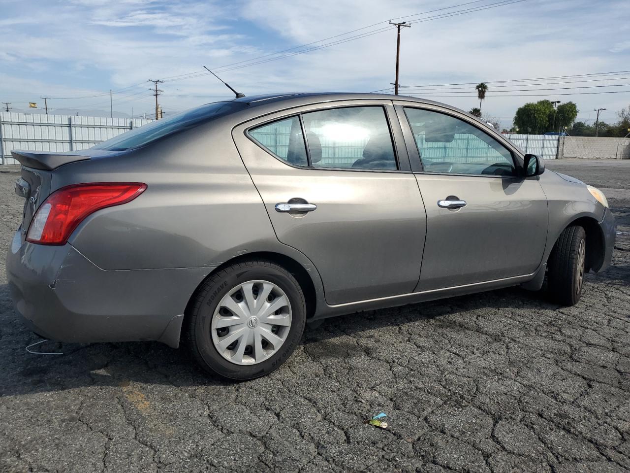 2014 NISSAN VERSA S - Фото 3