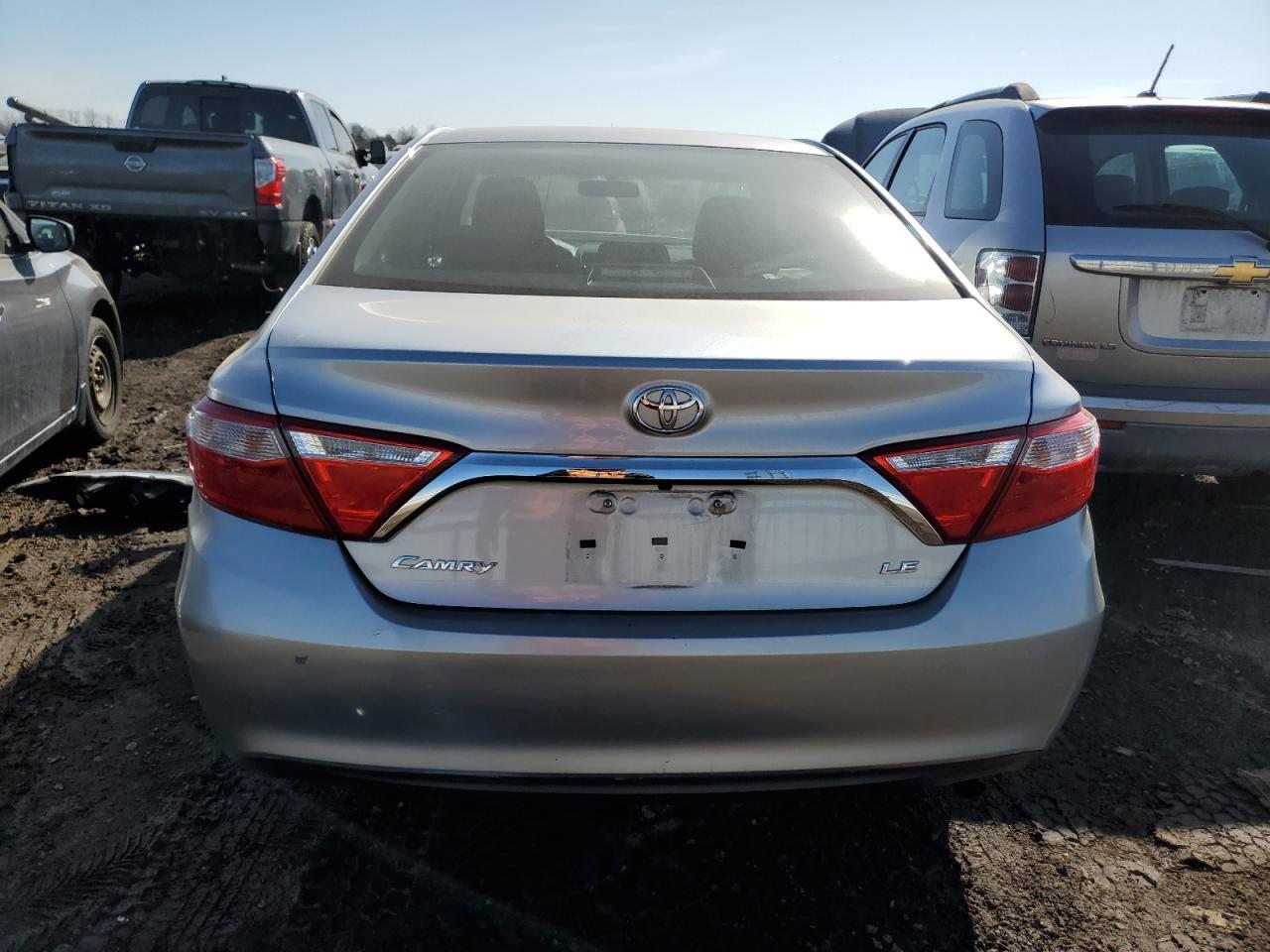 2017 TOYOTA CAMRY LE - Image 6