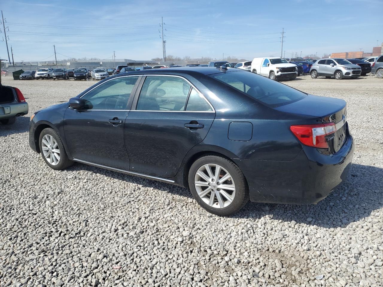 2012 TOYOTA CAMRY SE - Фото 2