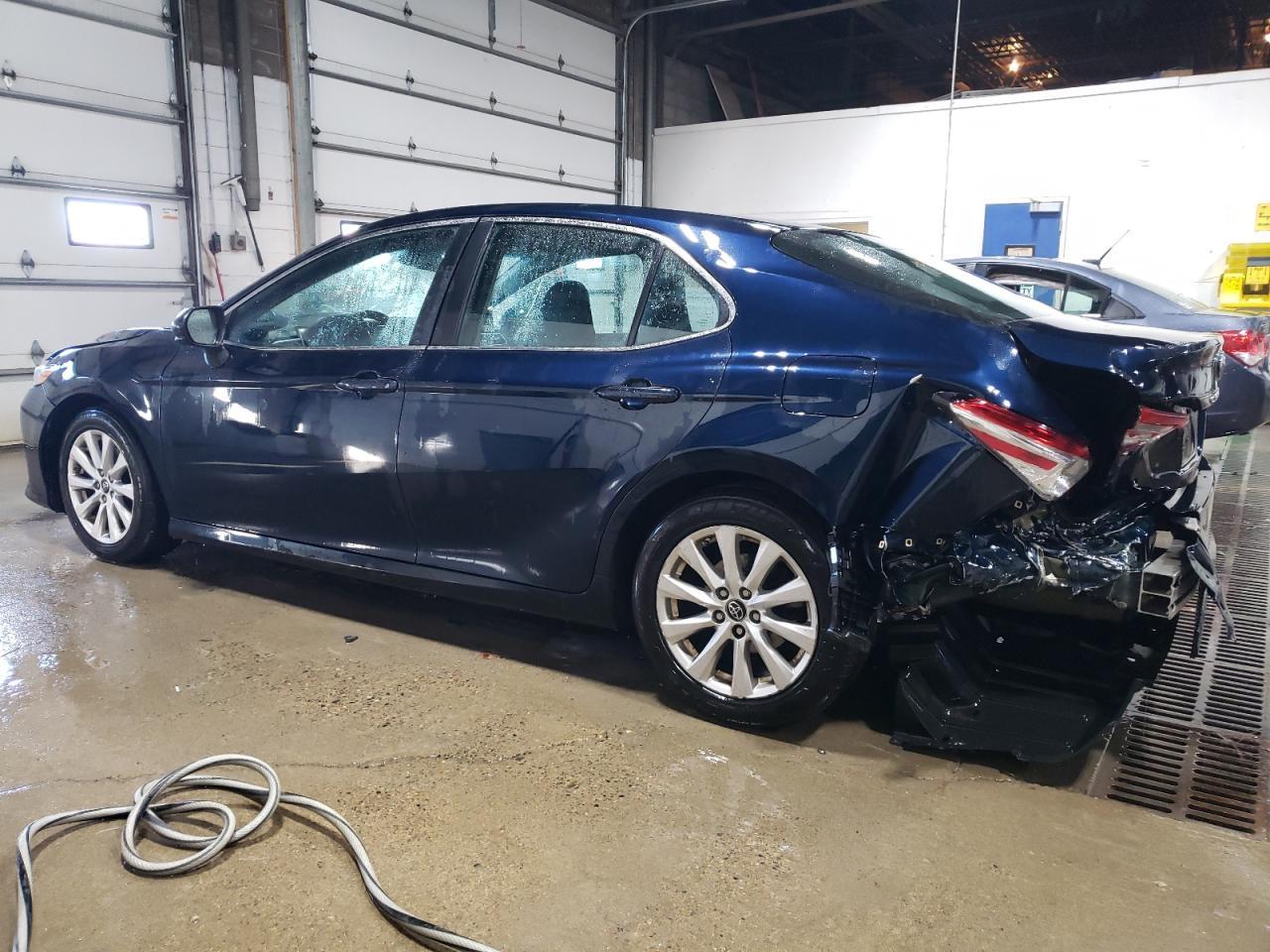 2018 TOYOTA CAMRY L - Фото 2