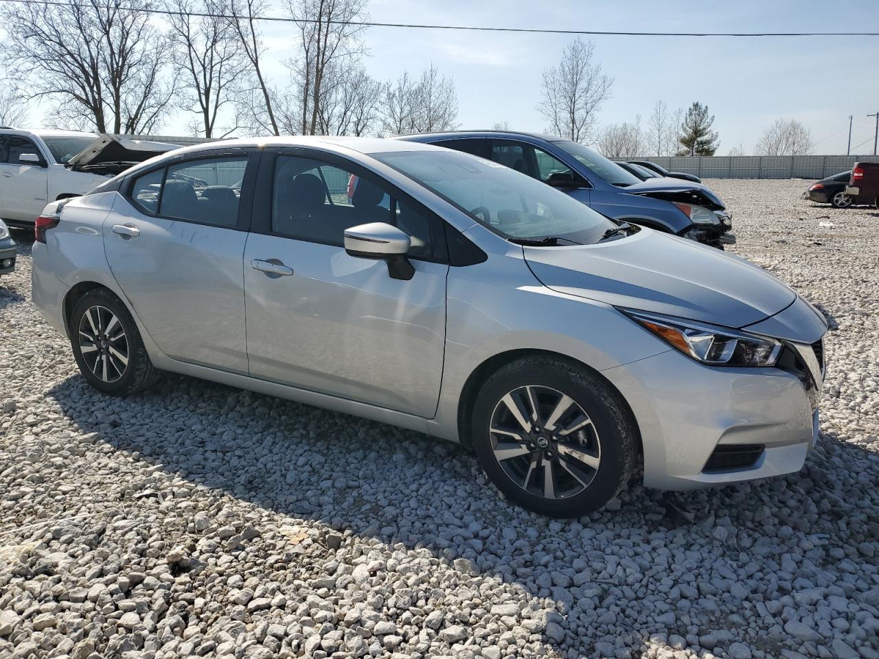 2021 NISSAN VERSA SV - Фото 4