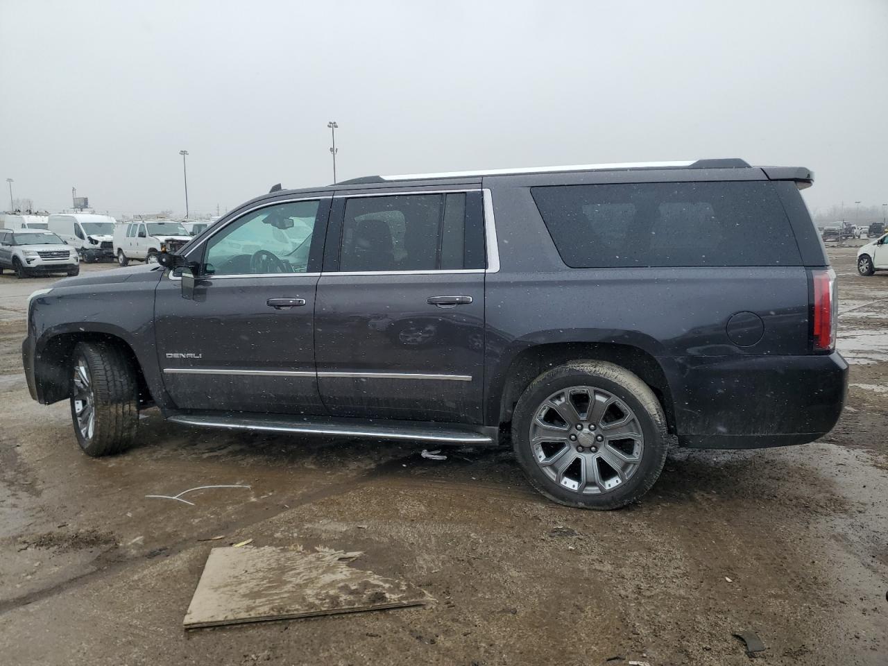 2016 GMC YUKON XL D - Image 2
