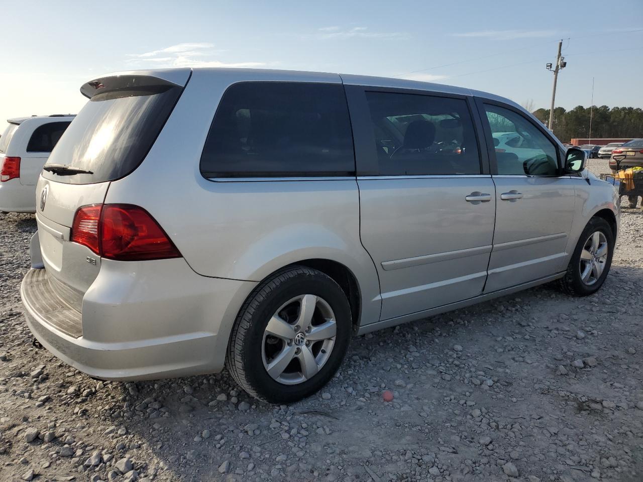 2010 VOLKSWAGEN ROUTAN SE - Фото 3