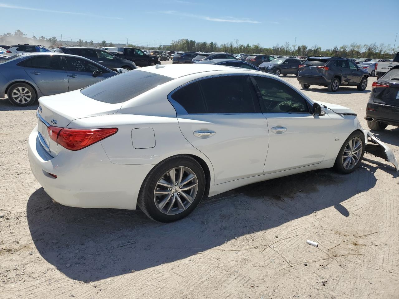 2016 INFINITI Q50 PREMIU - Фото 3