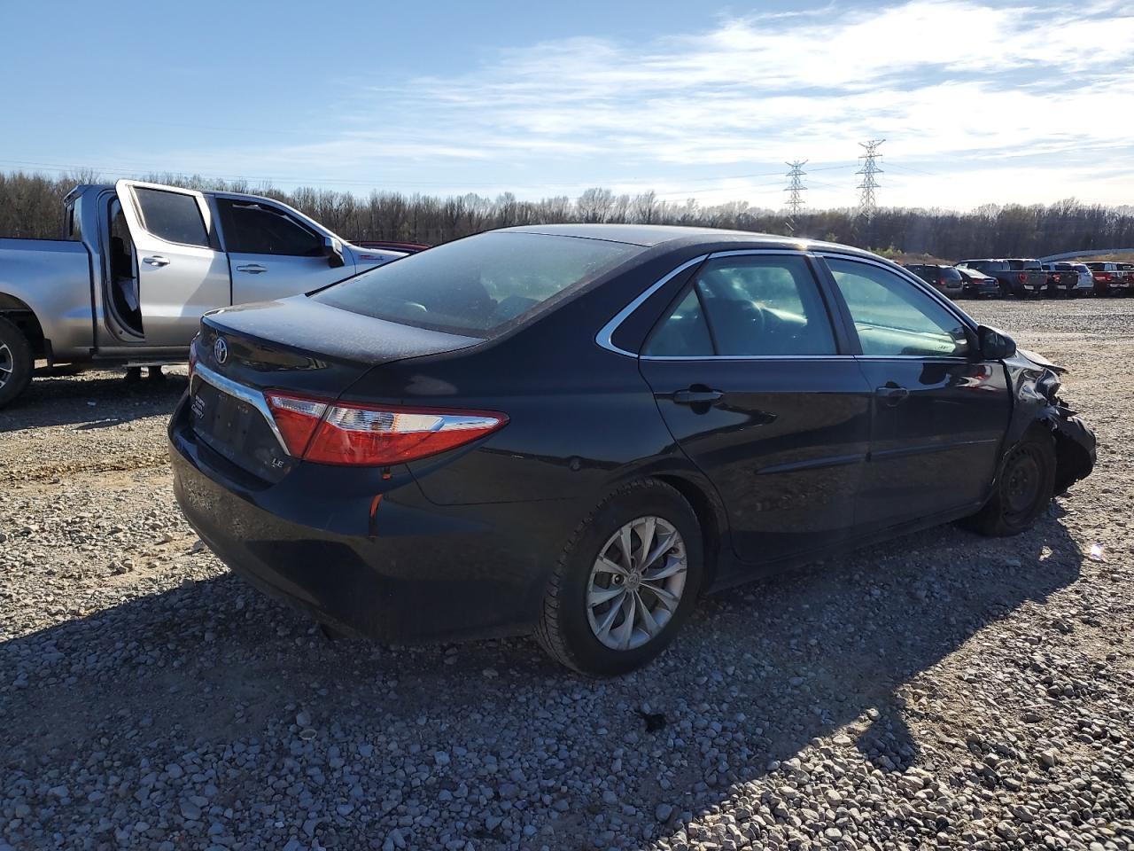 2017 TOYOTA CAMRY LE - Фото 3