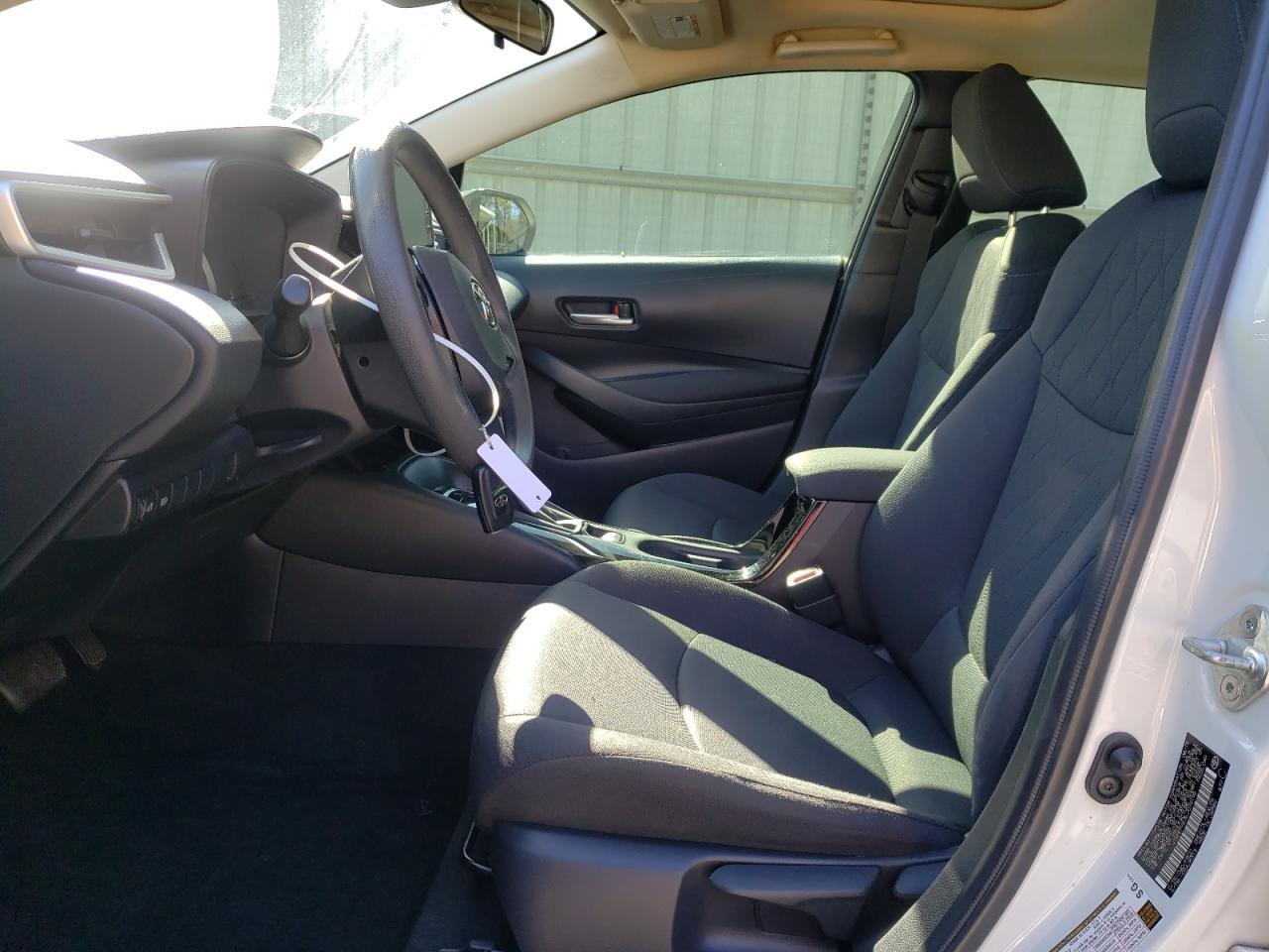 2020 TOYOTA COROLLA LE - Фото 7