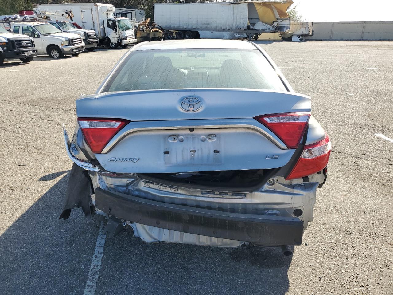 2016 TOYOTA CAMRY LE - Фото 6