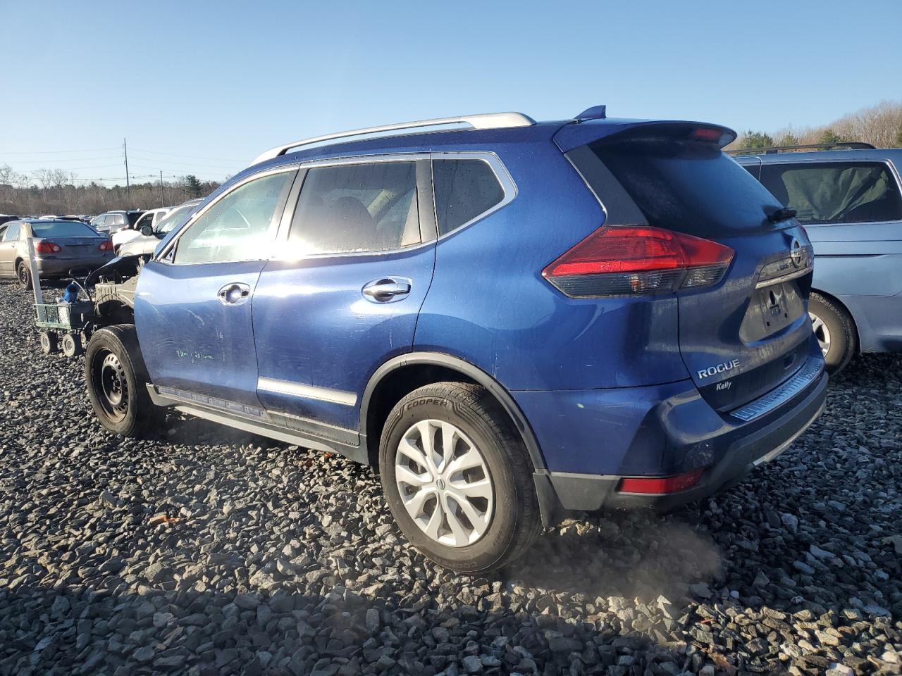 2017 NISSAN ROGUE SV - Image 2