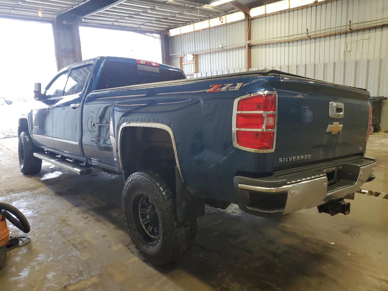 2019 CHEVROLET SILVERADO - Image 2