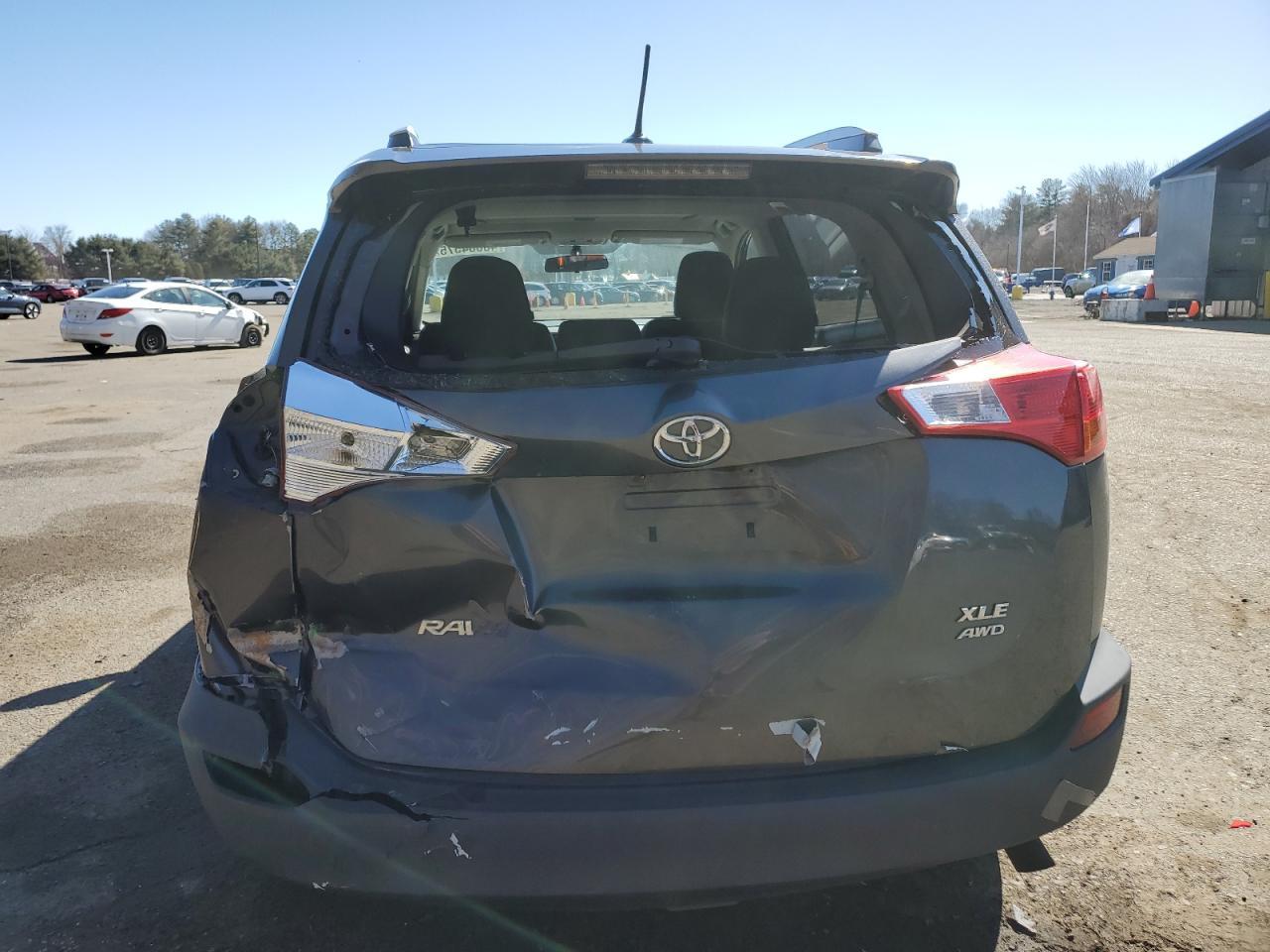 2015 TOYOTA RAV4 XLE - Image 6