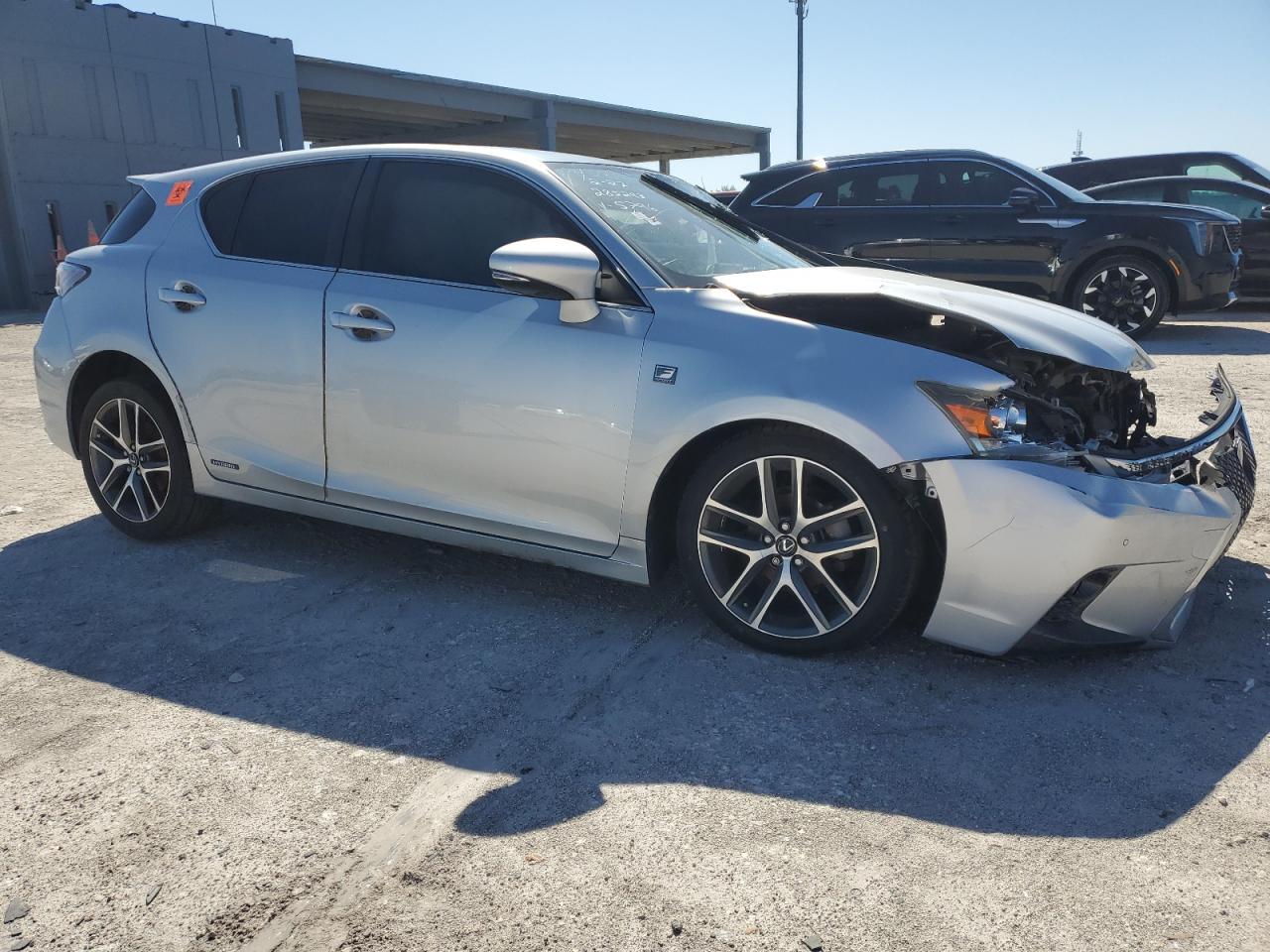 2016 LEXUS CT 200 - Фото 4