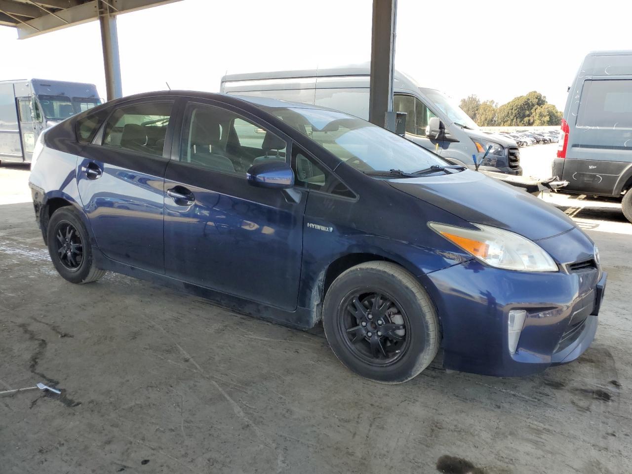 2015 TOYOTA PRIUS - Фото 4