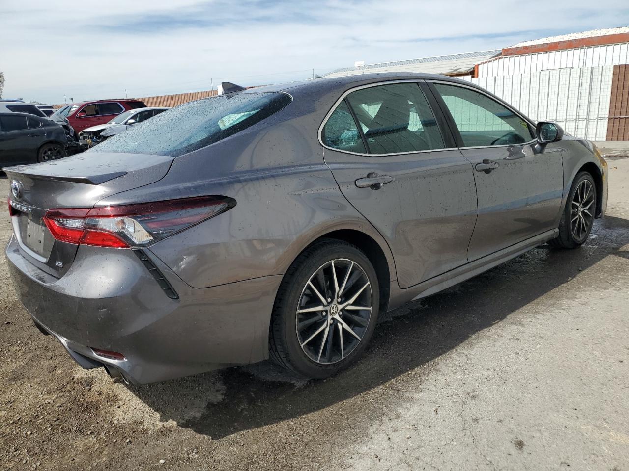 2021 TOYOTA CAMRY SE - Image 3