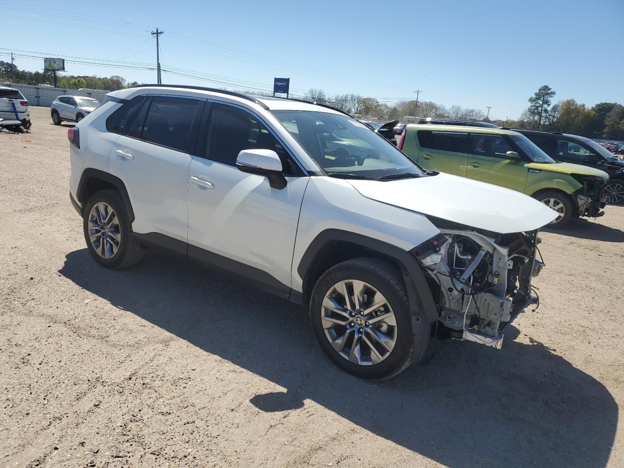 2024 TOYOTA RAV4 XLE P - Image 4