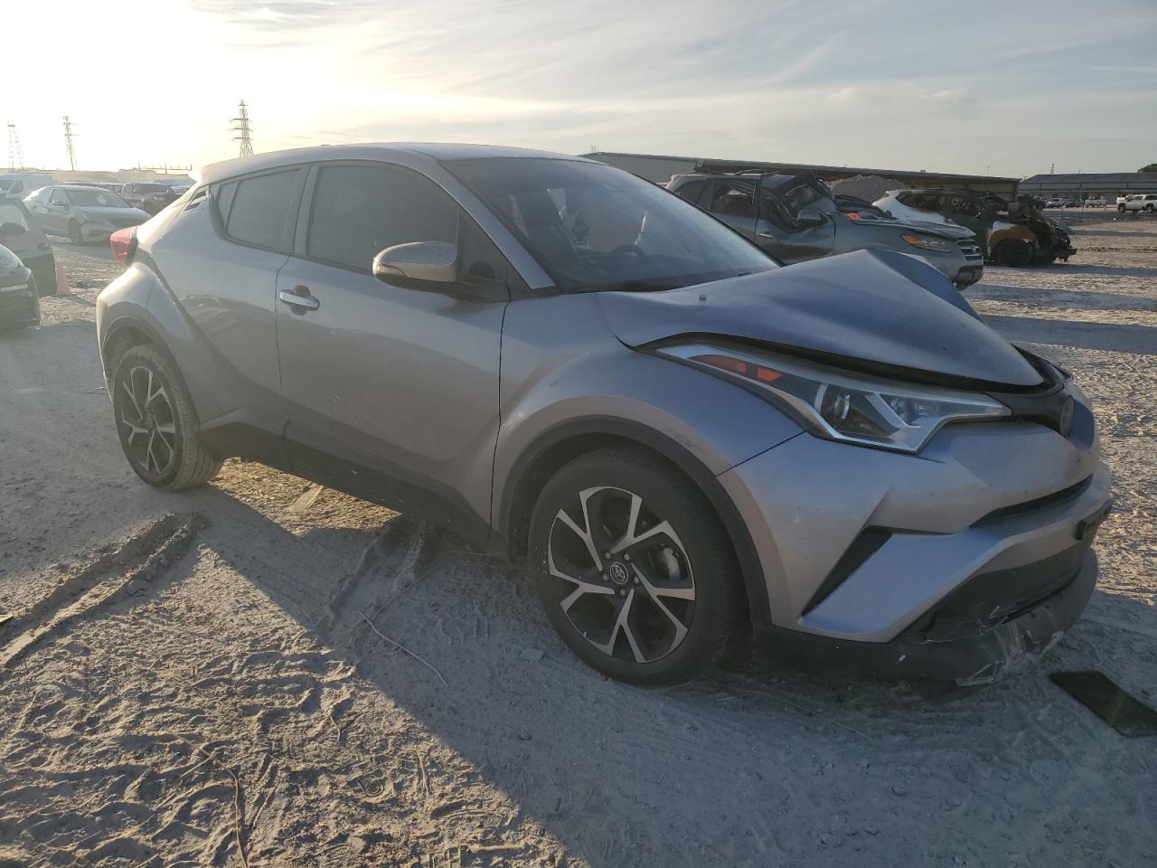 2018 TOYOTA C-HR XLE - Image 4