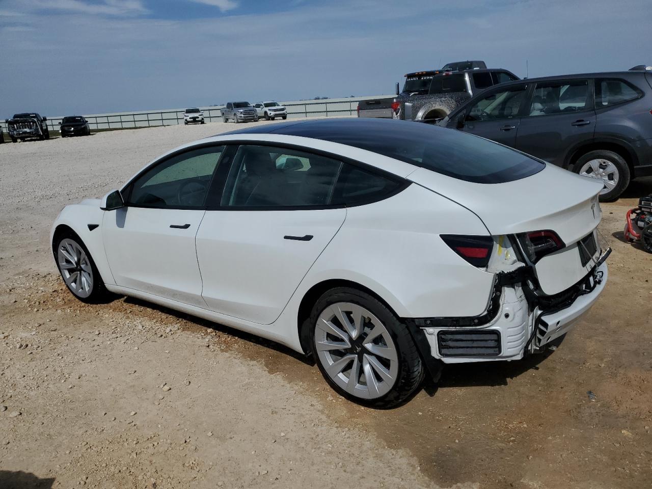 2022 TESLA MODEL 3 - Image 2