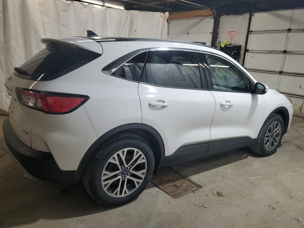 2020 FORD ESCAPE SEL - Image 3